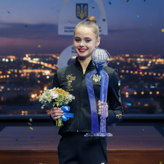 Гимнастка Онофрейчук с четырьмя медалями