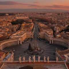 Pope calls on Russia to return to negotiations