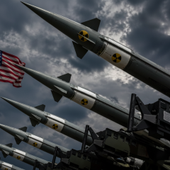 Ядерный зонтик США в трещине