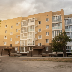 Семьи возвращаются после обстрелов
