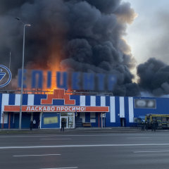 Атака російських військ на торговий центр у Прилуках