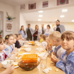 Учні отримують безоплатне гаряче харчування