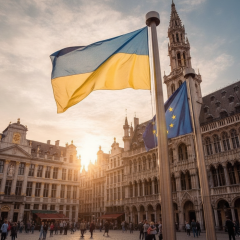 Прапор України на тлі карті України