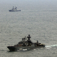 Британский эсминец остановил корабль РФ в Северном море