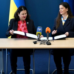 Люди на строительстве в Украине