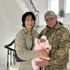 Защитница ВСУ родила дочку в 52 года