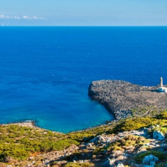 Мальовничий Грецький острів запрошує на постійне мешкання