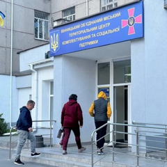 Співробітники ТЦК у цивільному