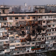 Дрон руйнівник розбитих будівель у Києві