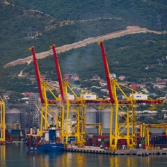 Російський порт після атаки відновив роботу