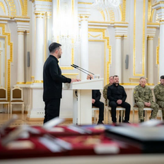 Президент вручаем награды защитникам Украины