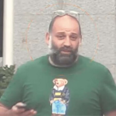 Багаті квартири та дорогі авто