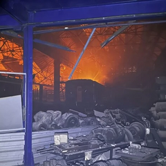 Пошкоджене приміське депо та вокзал в Дніпрі