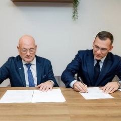 Логотип Української асоціації футболу і Ісландії