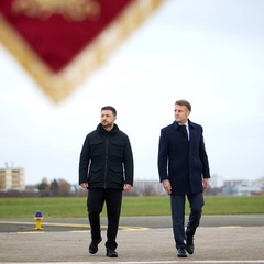 Зеленский и Макрон подписали соглашение на самолеты Rafale