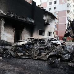 Тернопіль: рятувальники знаходять живого під завалами