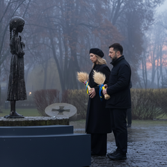 Миллионы украинцев зажигают свечи в память о жертвах Голодомора