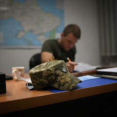 Военный во время судебного процесса