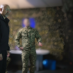 Міністр оборони Шмигаль нагородив морських піхотинців: солдати тримають оборону