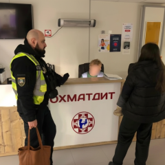 Півторарічний хлопчик в комендантську