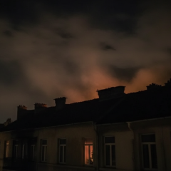 Вибухи біля ТЕЦ: світло в небі