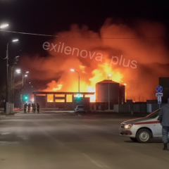 Пожежі нафтобази та електростанції вночі