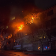 БПЛА атакує багатоповерхівку в Запоріжжі