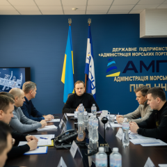 Україна тримається на плаву
