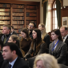 Заступниця міністра закордонних справ на брифінгу