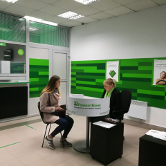 Середній клієнт банку отримує кредит