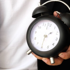 Зображення годинника з літнім та зимовим часом