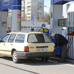 Експерти розглядають паливо бензин А-100