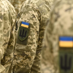 Українцям - зняття з обліку за кордон