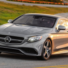 Автомобіль Mercedes-Benz середнього класу