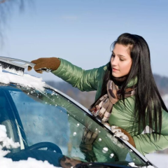 Лайфхак для водителей со скребком