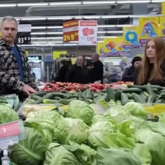 Сниженные цены на овощи в магазинах