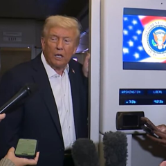 Трамп и Путин обсуждают мирные переговоры