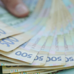 Українець отримує допомогу від міжнародних партнерів