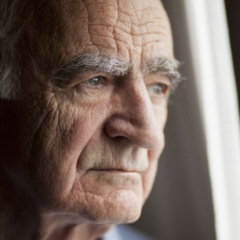 Деньги с счетов пенсионеров изымаются