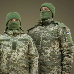 Військовий танк на засніженому полі