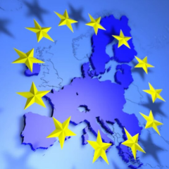 Прапори ЄС, України та гроші