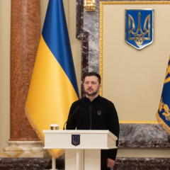 Зеленский при нагоді ракети