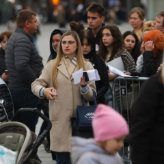 Поляки относятся к украинским беженцам неблагодійно