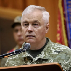 Зеленський зустрічається з командувачем Повітряних сил