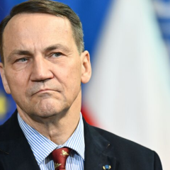 Сікорський рішуче відповів на Орбанову заяву