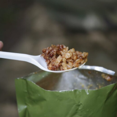 Пригодились лікарські набори для поранених