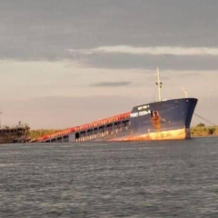 Потоплене судно з військовим вантажем