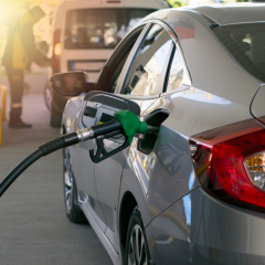 Цены на бензин на автозаправке