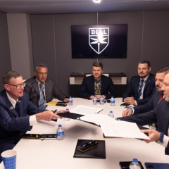 Логотип Bell и флаг Украины