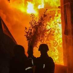 Разрушенный дом после удара дрона